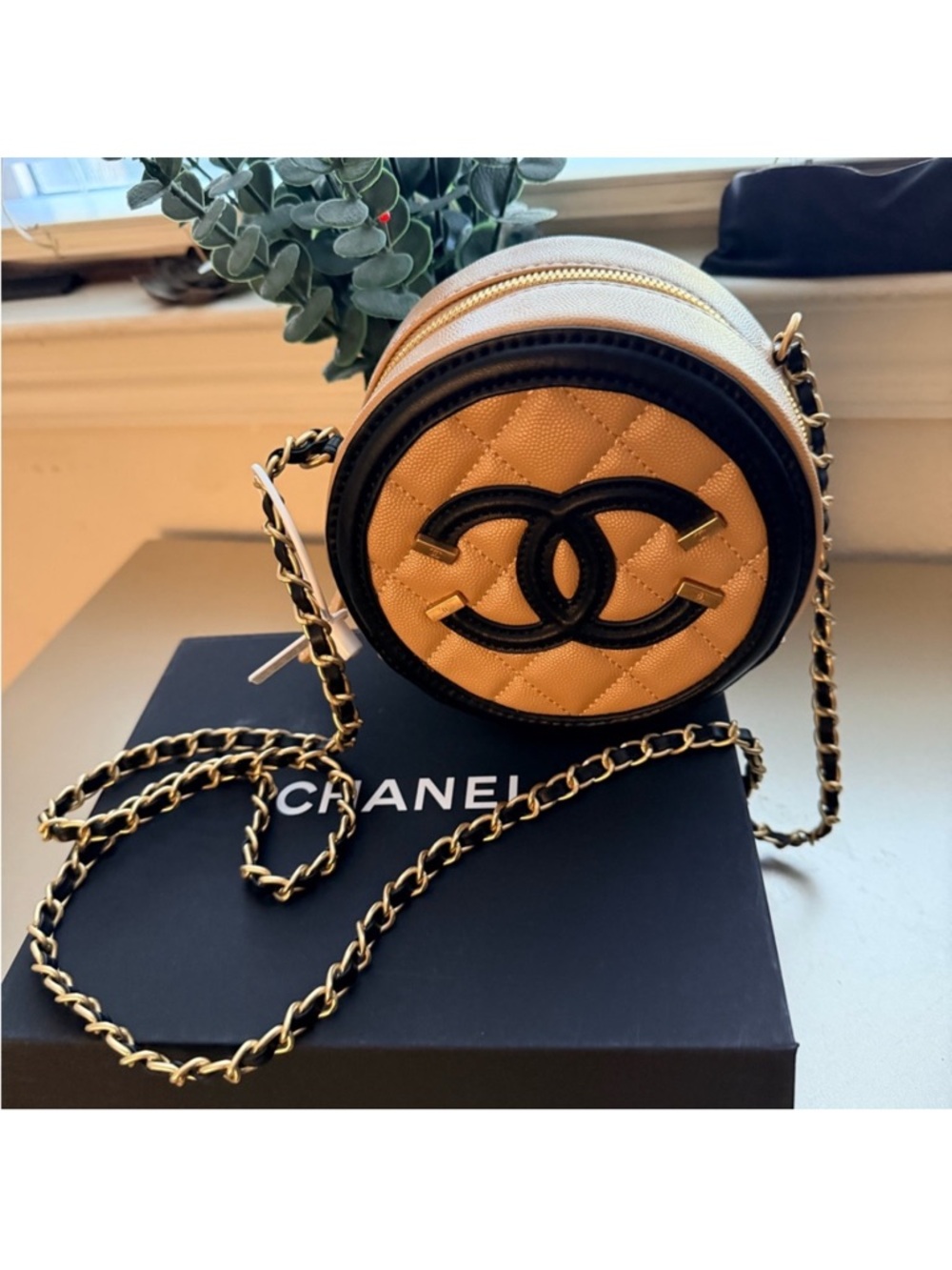 New CC logo two tone Quilted Round Crossbody Bag